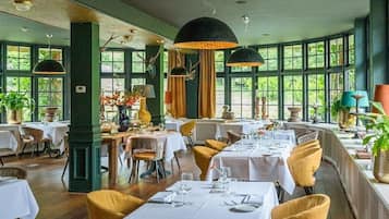 2 Restaurants, Mittagessen, Abendessen, internationale Küche