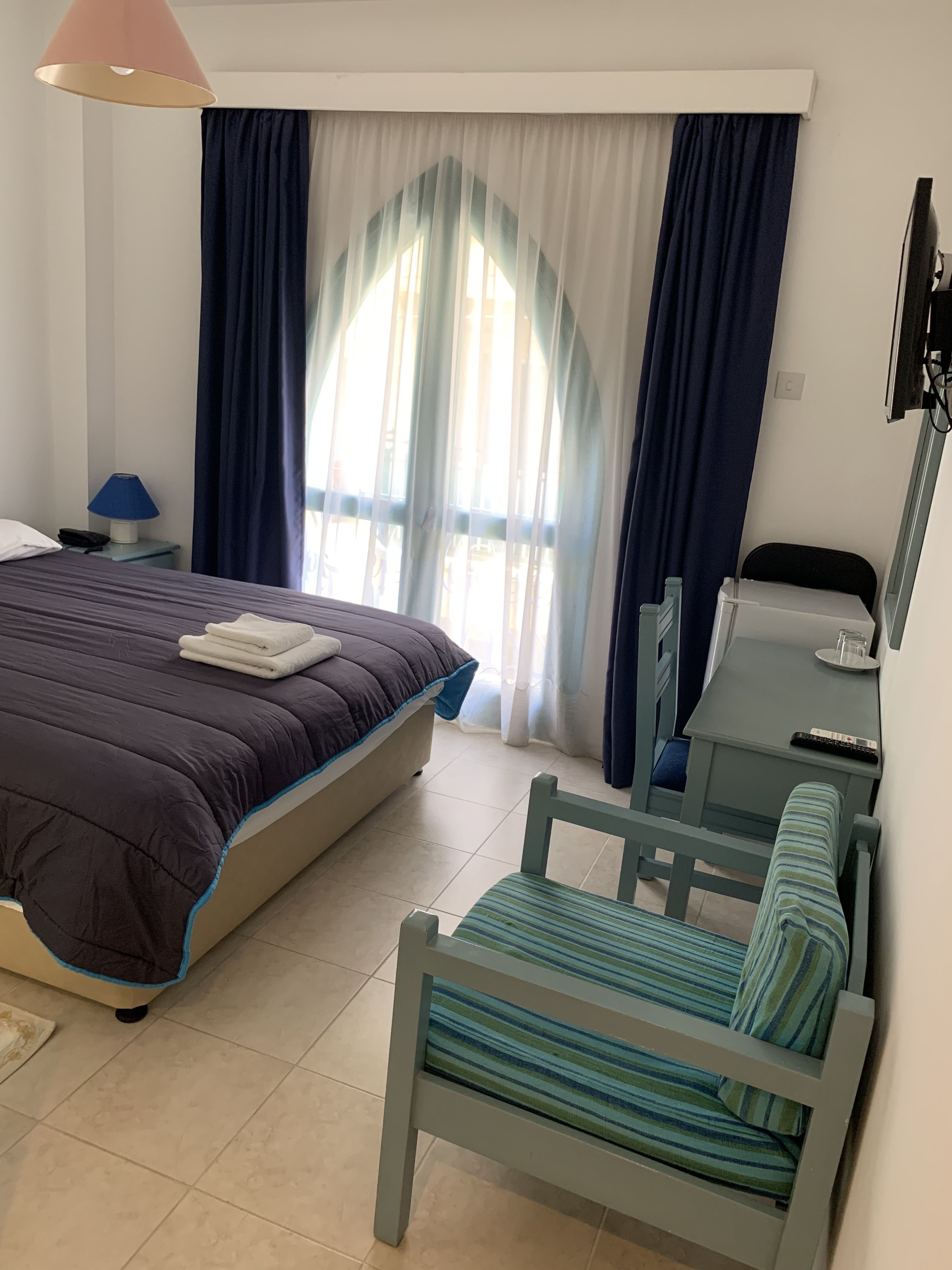 economy double or twin room | desk, iron/ironing board, free wifi, bed sheets