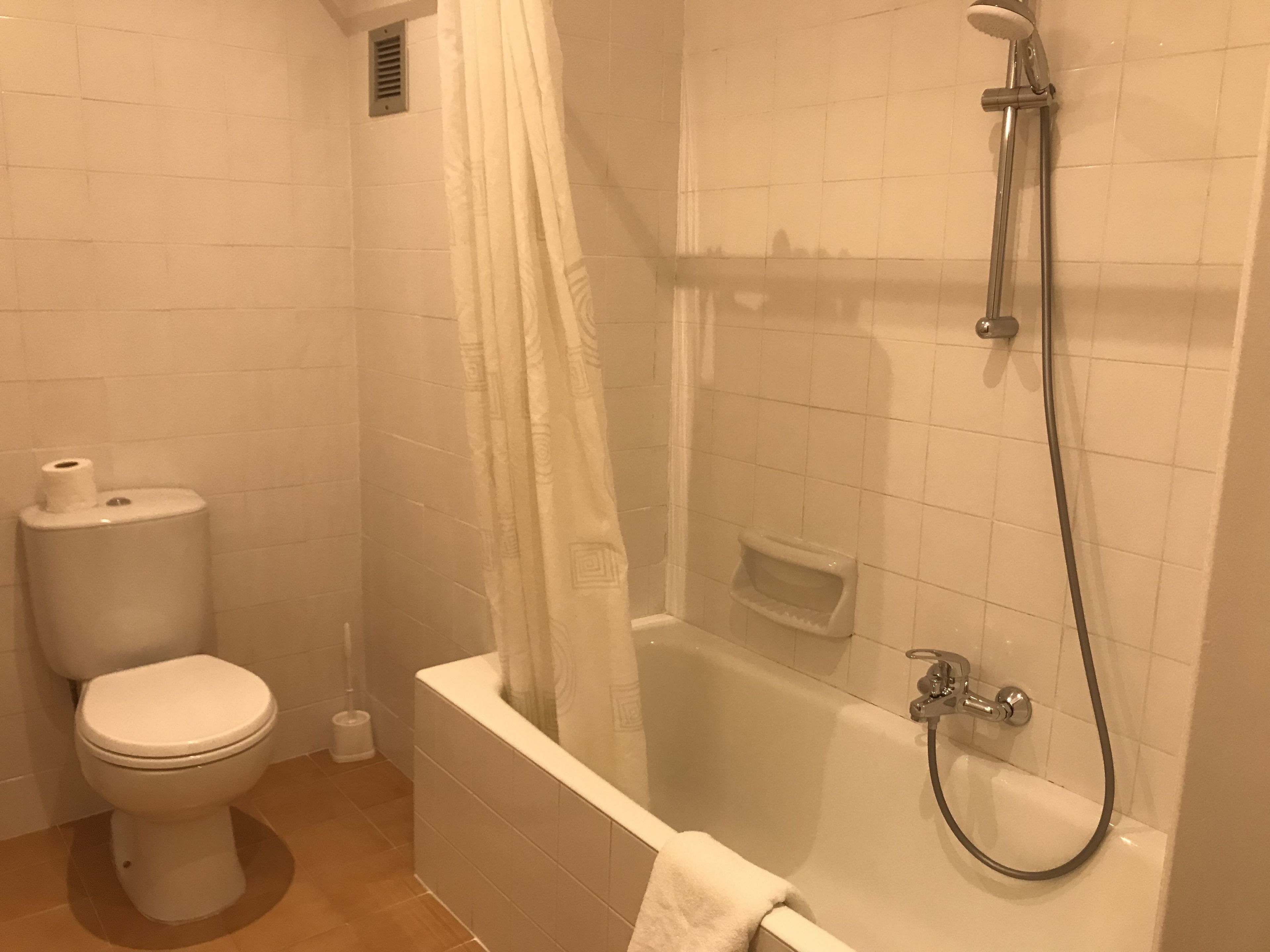 double or twin room, balcony, sea view | bathroom | free toiletries, hair dryer, towels