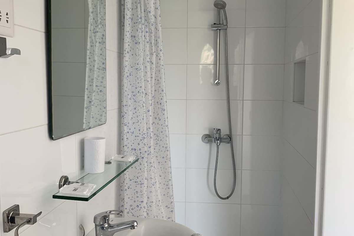 family room | bathroom | free toiletries, hair dryer, towels