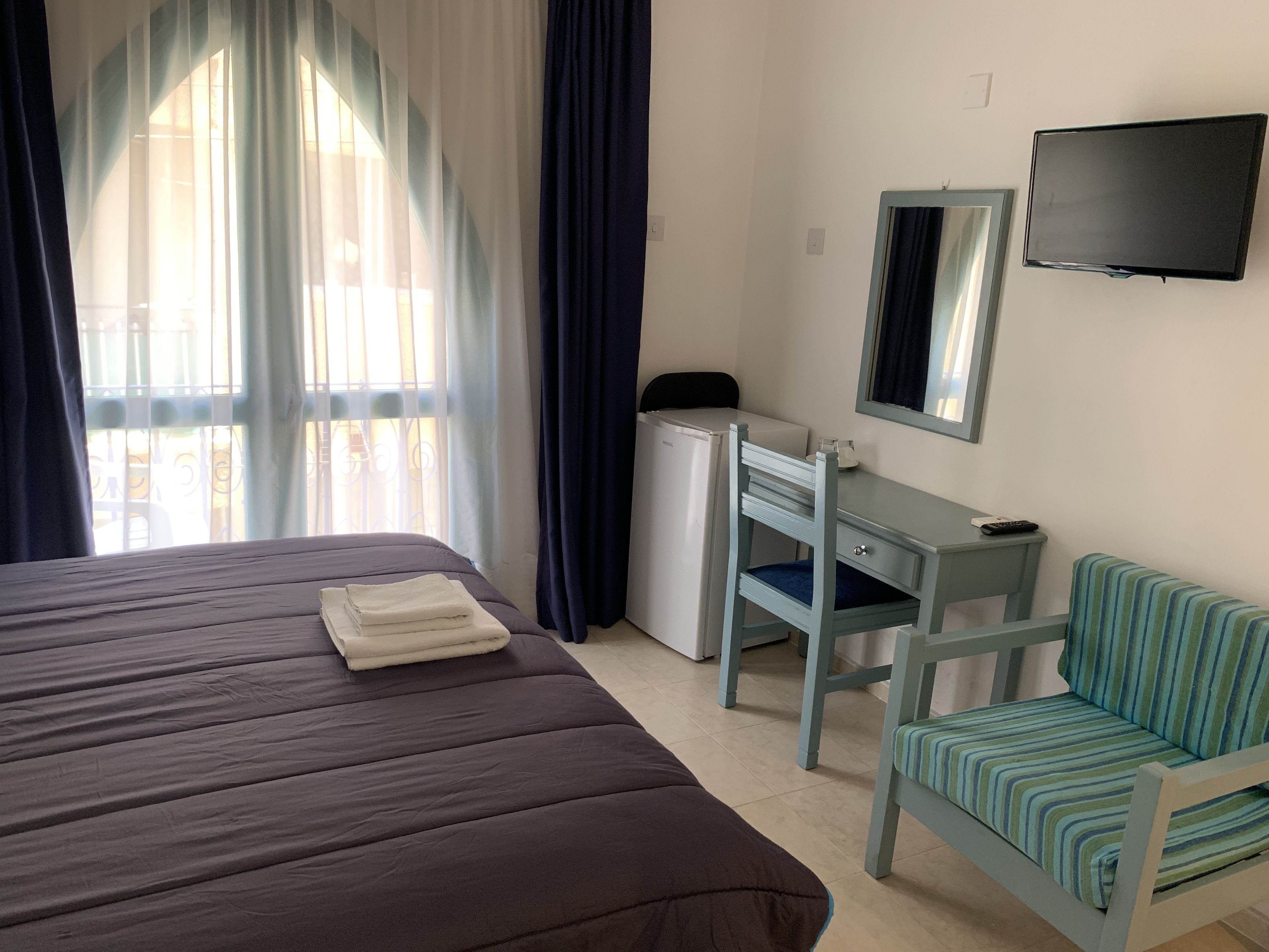 economy double or twin room | desk, iron/ironing board, free wifi, bed sheets
