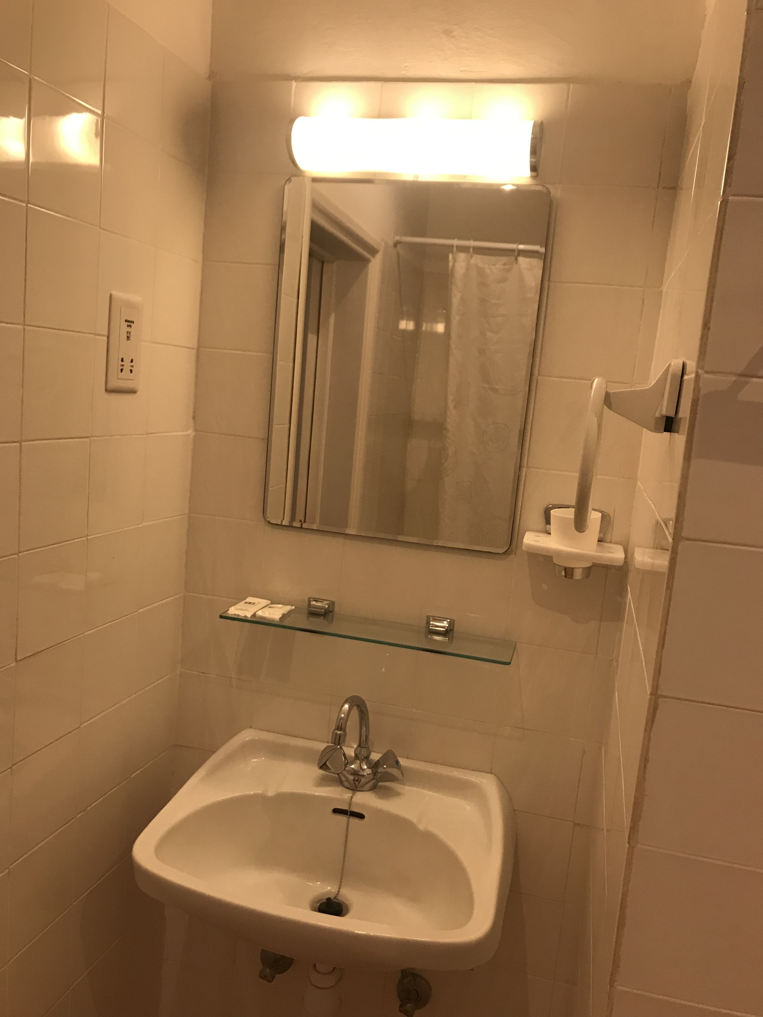 double or twin room, balcony, sea view | bathroom | free toiletries, hair dryer, towels