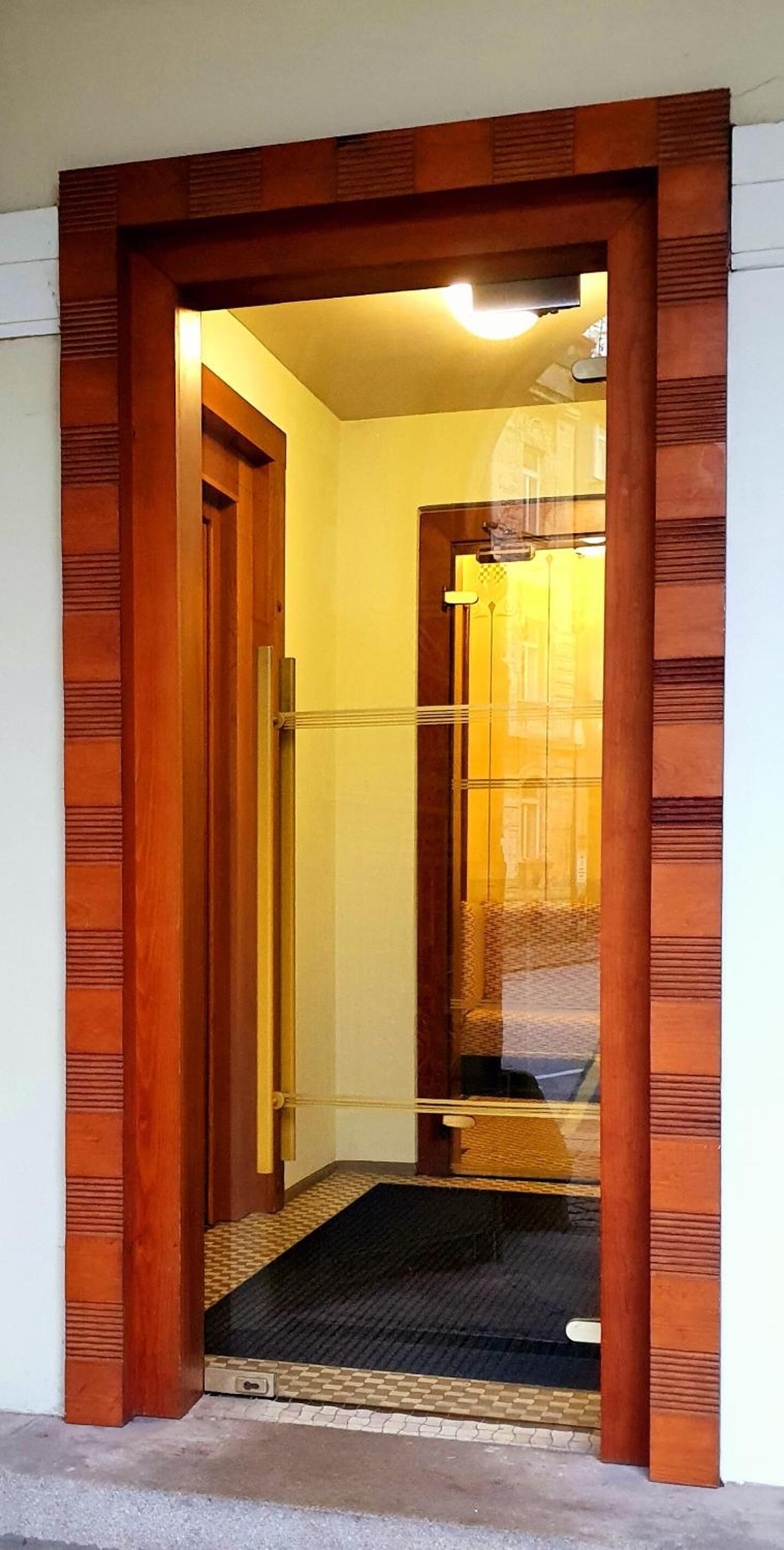 تفاصيل الفندق من الخارج