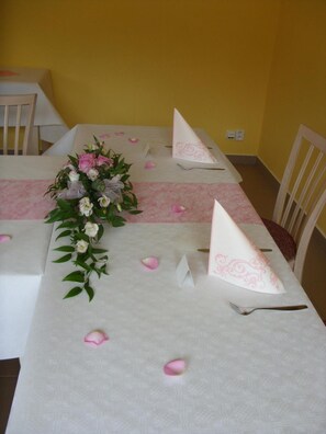 قاعة الولائم والاحتفالات