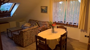 Suite (Junior) | Desk, soundproofing, iron/ironing board, cribs/infant beds