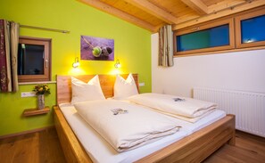 Deluxe Double Room | In-room safe, desk, soundproofing, free WiFi - Pension St. Georg (Kaprun)