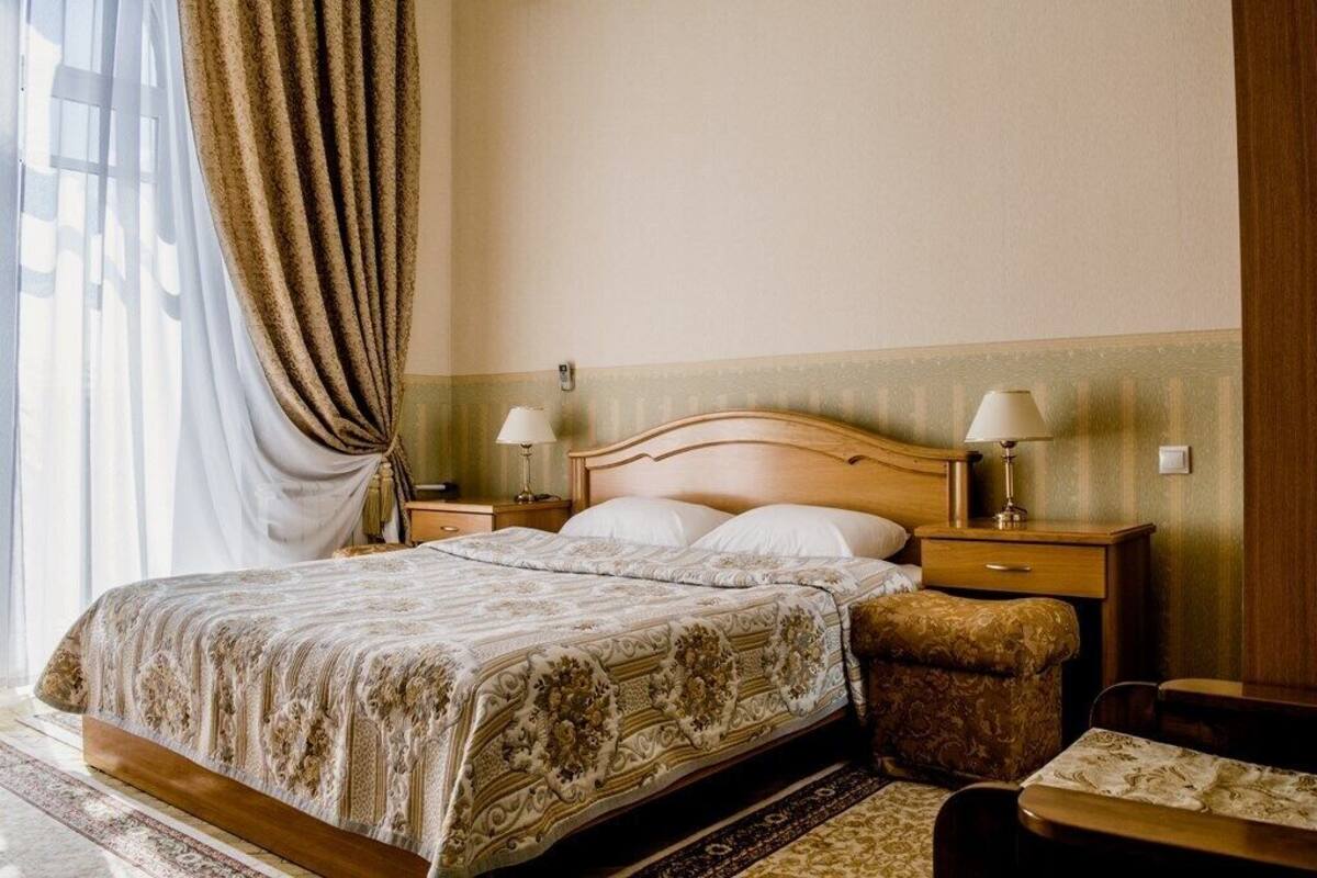 1 bedroom, in-room safe, desk, free WiFi