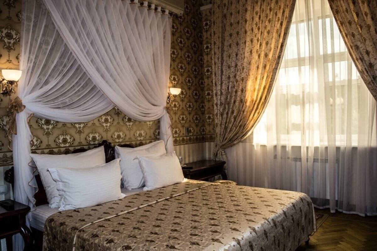 1 bedroom, in-room safe, desk, free WiFi