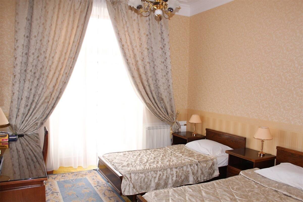 1 bedroom, in-room safe, desk, free WiFi