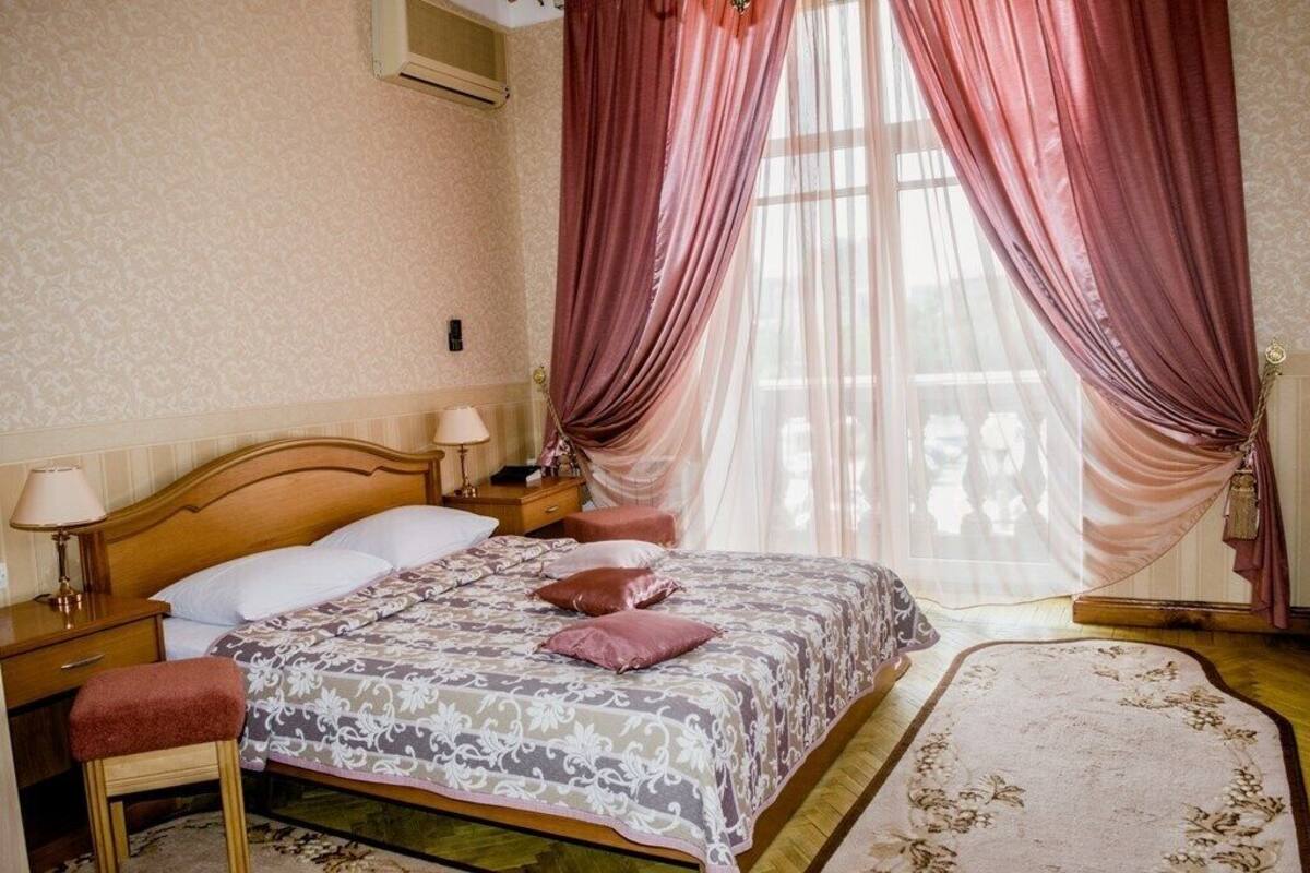 1 bedroom, in-room safe, desk, free WiFi