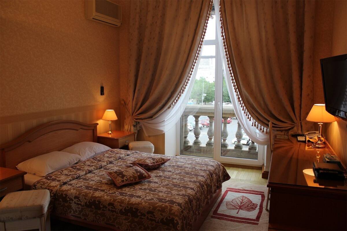 1 bedroom, in-room safe, desk, free WiFi