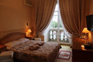 Coffres-forts dans les chambres, bureau, Wi-Fi gratuit, draps fournis