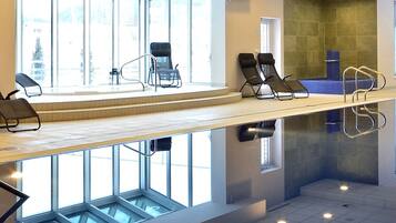 Sauna, tina de hidromasaje y baño de vapor