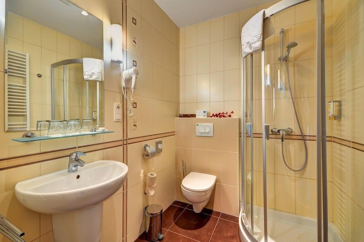 Bathroom | Hair dryer, towels