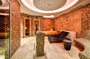 Sauna, tina de hidromasaje y baño de vapor 