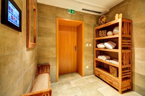 Sauna, tina de hidromasaje y baño de vapor 
