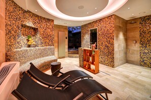 Sauna, tina de hidromasaje y baño de vapor 