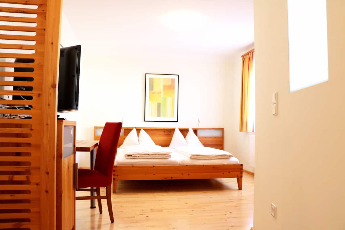 Doppia Comfort, 1 camera da letto, per soggetti allergici | Minibar, una cassaforte in camera, una scrivania, insonorizzazione