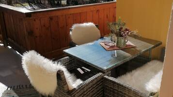 Apartment Sonnenschein (additional 60 EUR Cleaning Fee to be paid at the property) | Terrace/patio