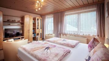 Apartment Morgenstern (additional 50 EUR Cleaning Fee to be paid at the property) | Free WiFi, bed sheets