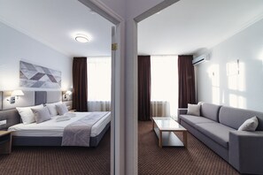 Junior Suite | Blackout drapes, iron/ironing board, free WiFi, bed sheets - Izhhotel (Izhevsk)