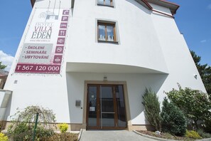 Fachada da propriedade