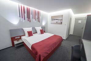 Minibar, in-room safe, desk, laptop workspace