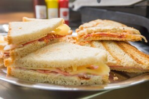 Café da manhã continental grátis todos os dias