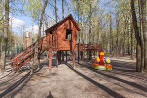 어린이 놀이 공간 - 야외