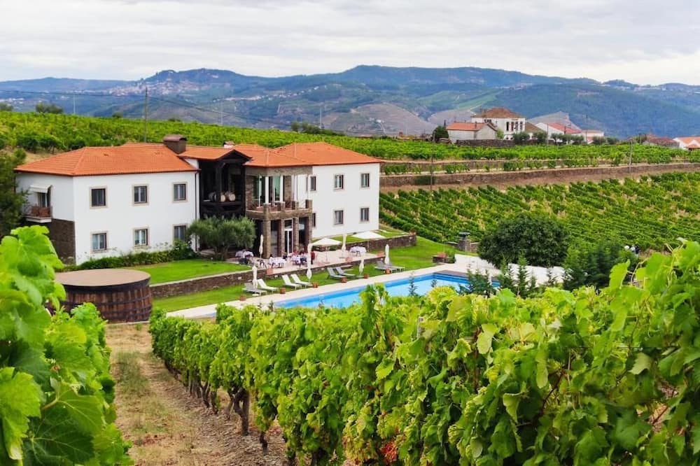 The Manor House Celeirós