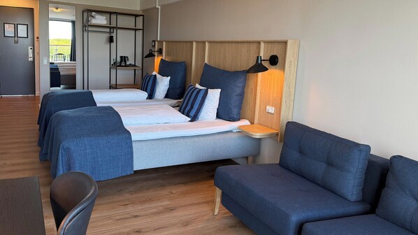 Standard Twin Room | Desk, laptop workspace, free WiFi, bed sheets - Idraettens Hus Hotel & konference (Brondby)