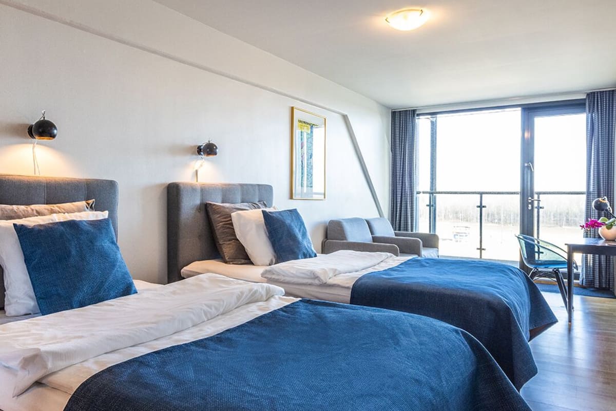 Habitación estándar con 2 camas individuales | 1 dormitorio, escritorio, espacio para trabajar con un portátil