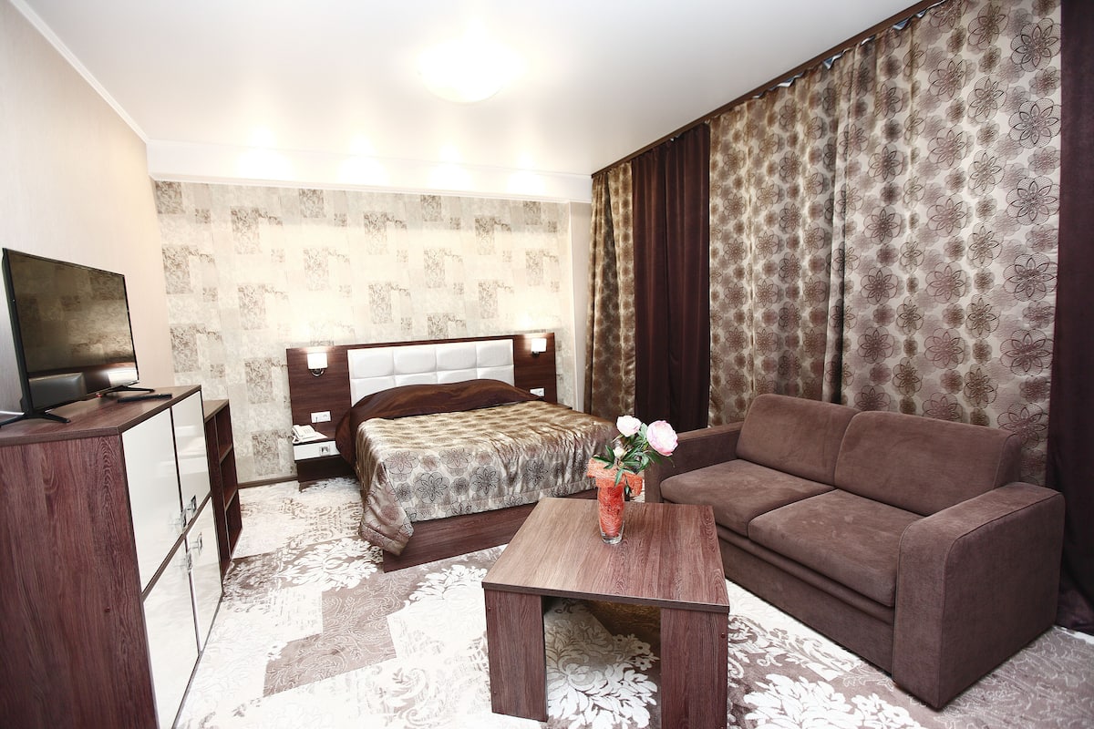 Luxe beddengoed, een strijkplank/strijkijzer, extra bedden, gratis wifi