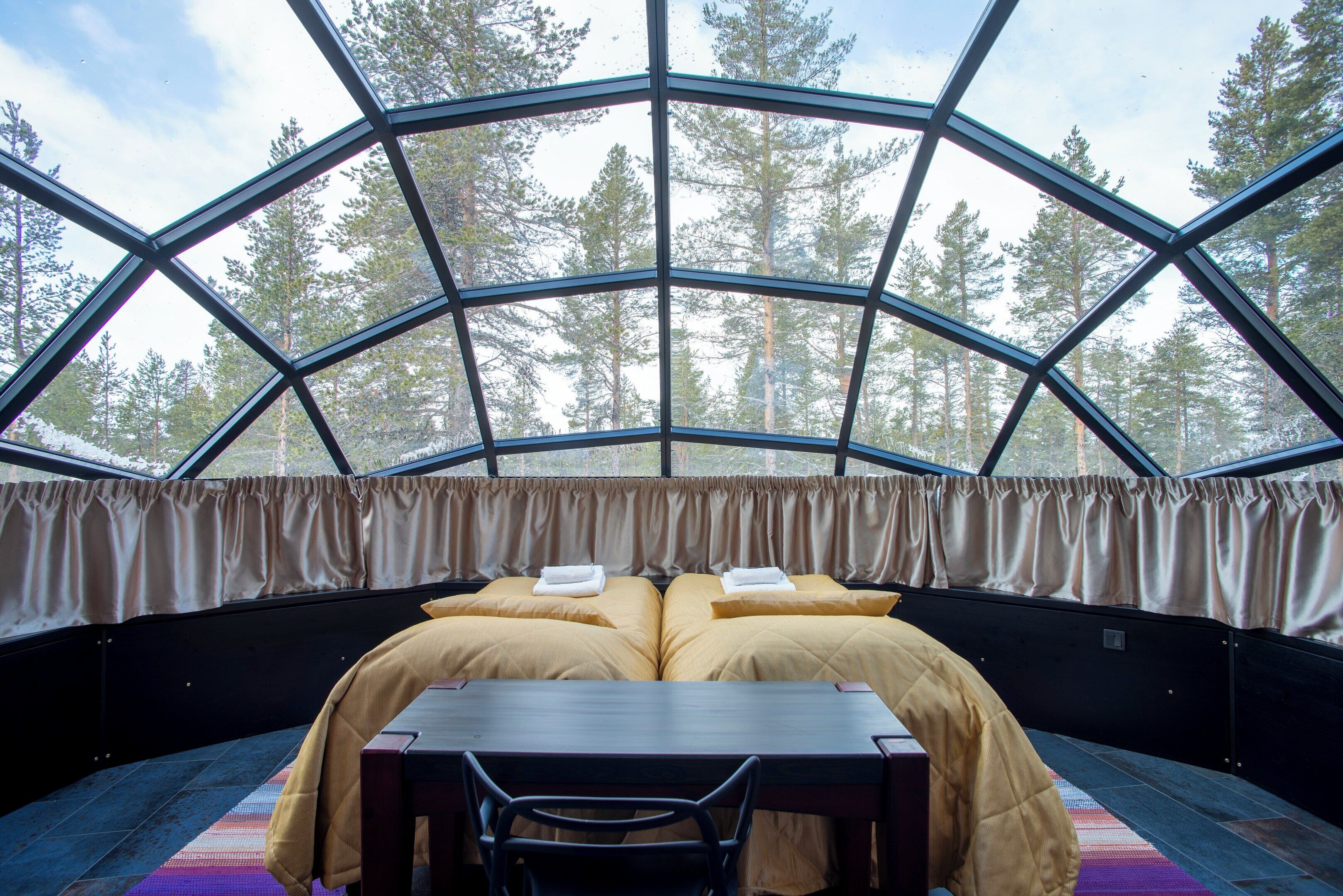 Luxury Kelo-Glass Igloo | Soundproofing, cribs/infant beds, free rollaway beds, free WiFi