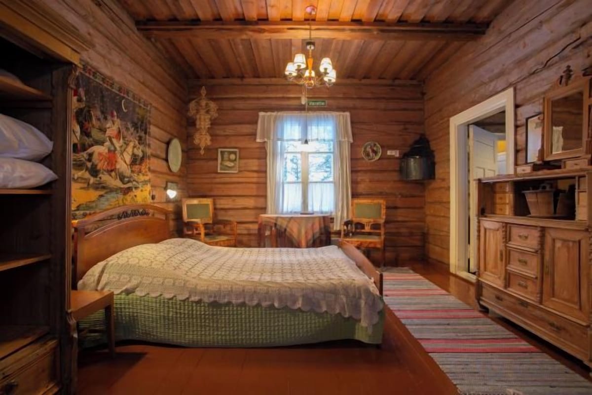 Soundproofing, cribs (surcharge), rollaway beds (free), WiFi (free)