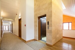 Hallway - Hotel Kolping (Brasov)