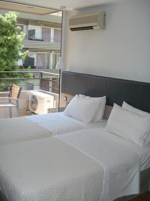 Standard Twin Room | View from room - Elements Rooms and Apartments (Chalandri)