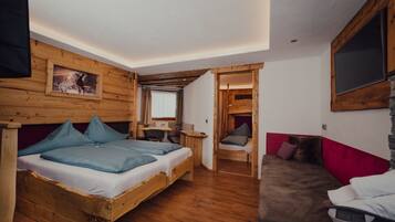 Vierbettzimmer | Zimmersafe, Schreibtisch, kostenlose Babybetten, Zustellbetten