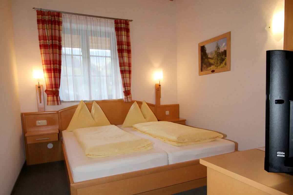 Apartment, 1 Bedroom (2 Floors,cleaning fee €45,00 not incl) | Hypo-allergenic bedding, in-room safe, iron/ironing board (on request)