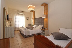 Triple Room | In-room safe, free WiFi, bed sheets, wheelchair access