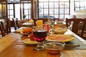 Food and drink - Arion Hotel (Delphi)