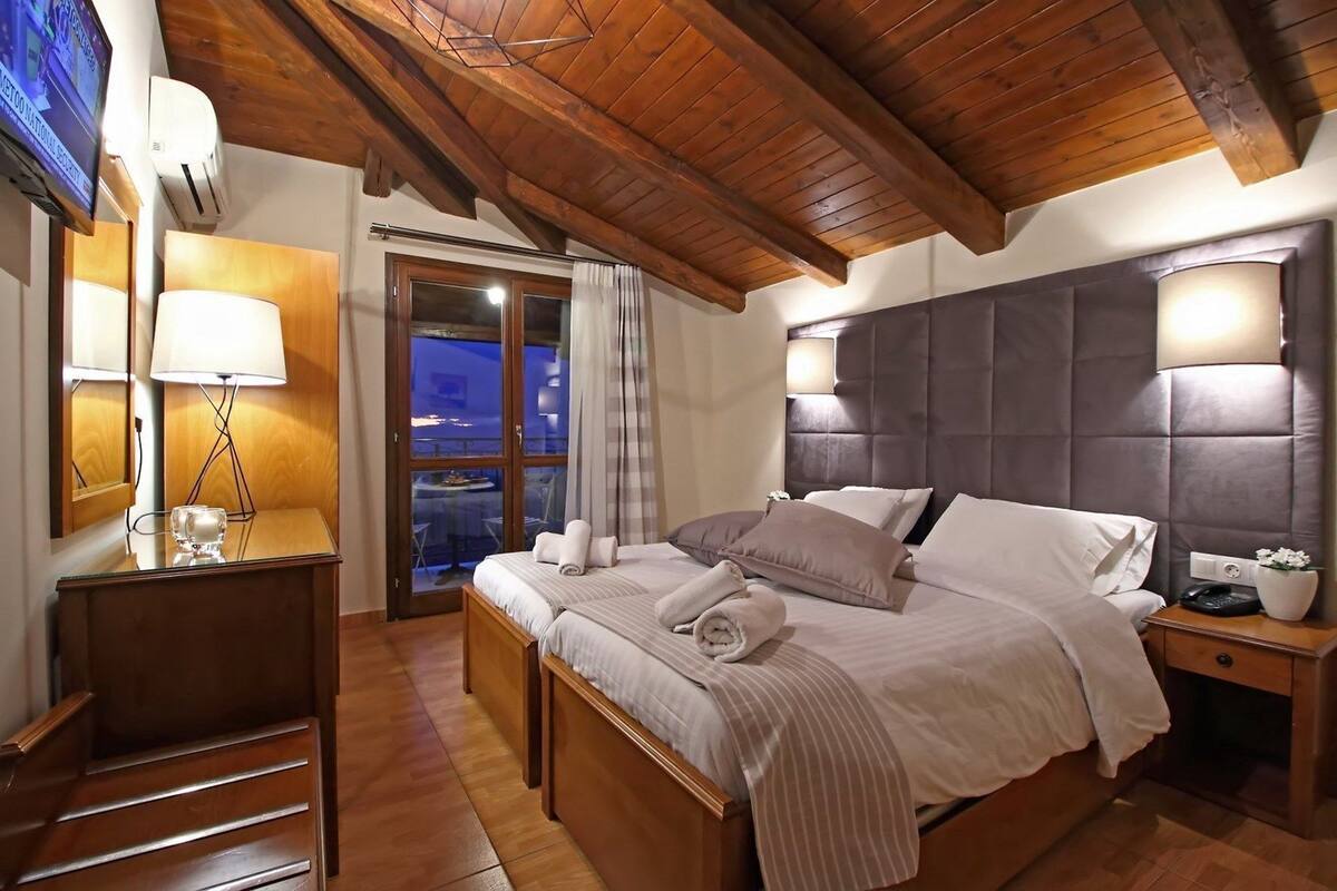 Minibar, in-room safe, free WiFi, bed sheets