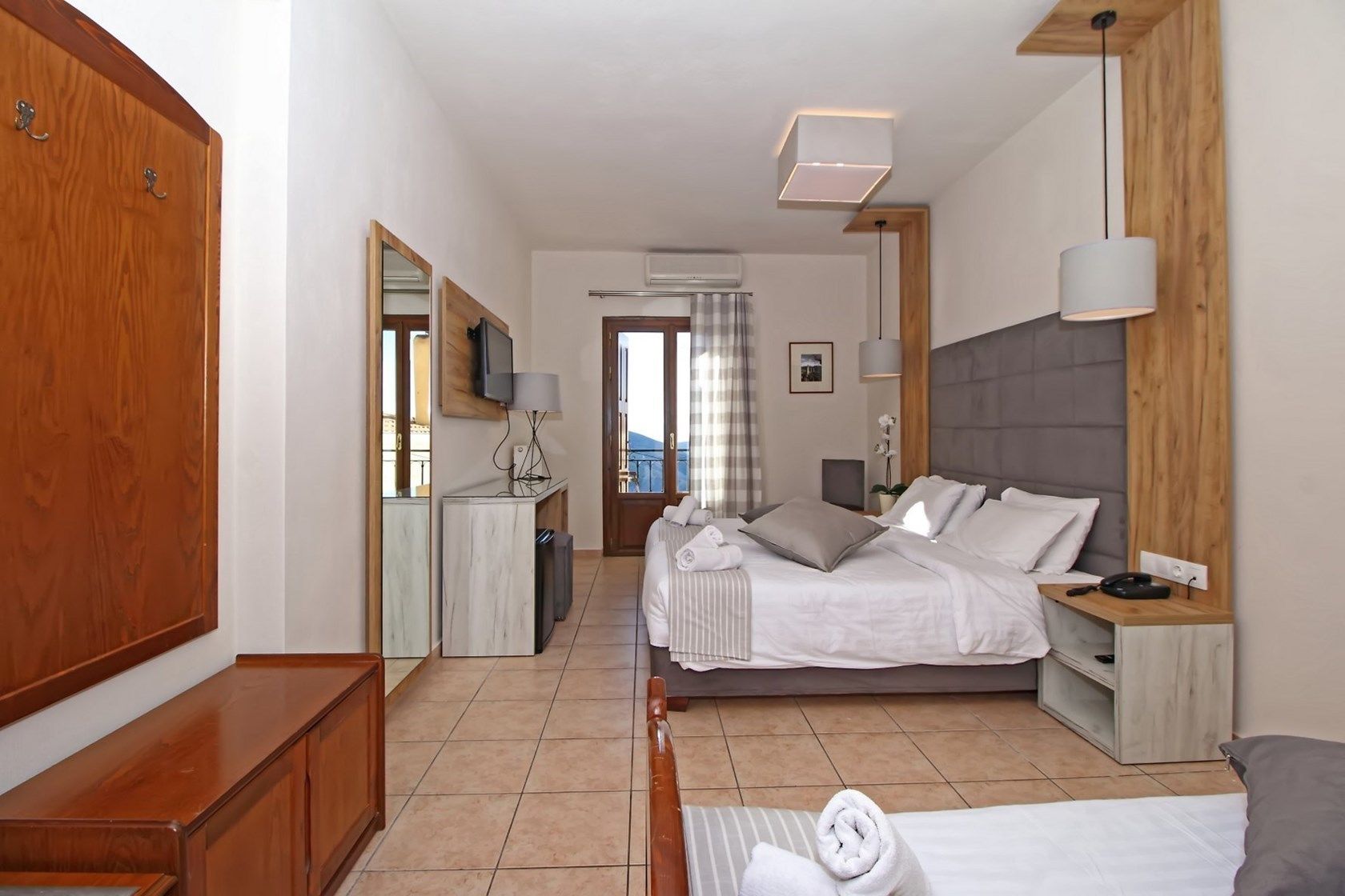 triple room | minibar, in-room safe, free wifi, bed sheets