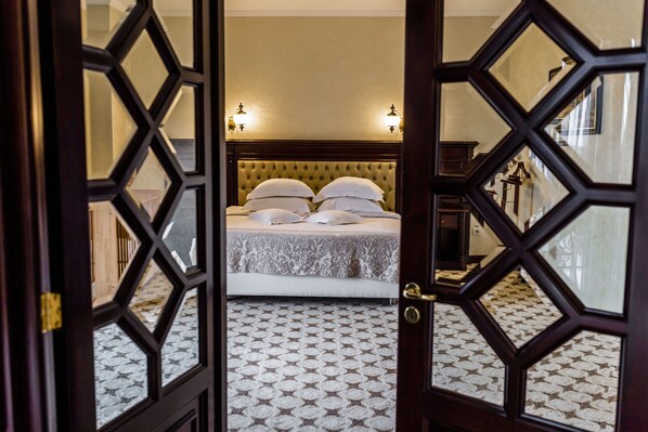 Room - Golden House (Craiova)