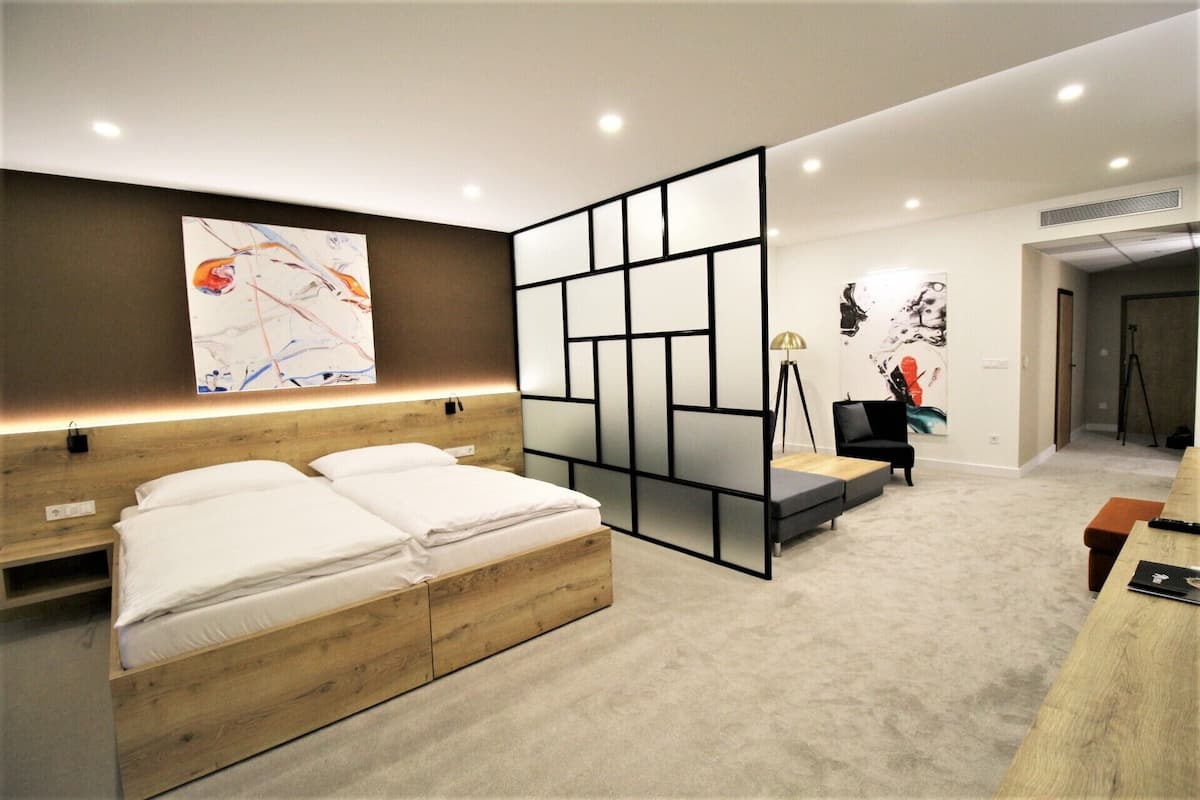 executive room, 1 bedroom (extra) | 1 bedroom, premium bedding, select comfort beds, minibar