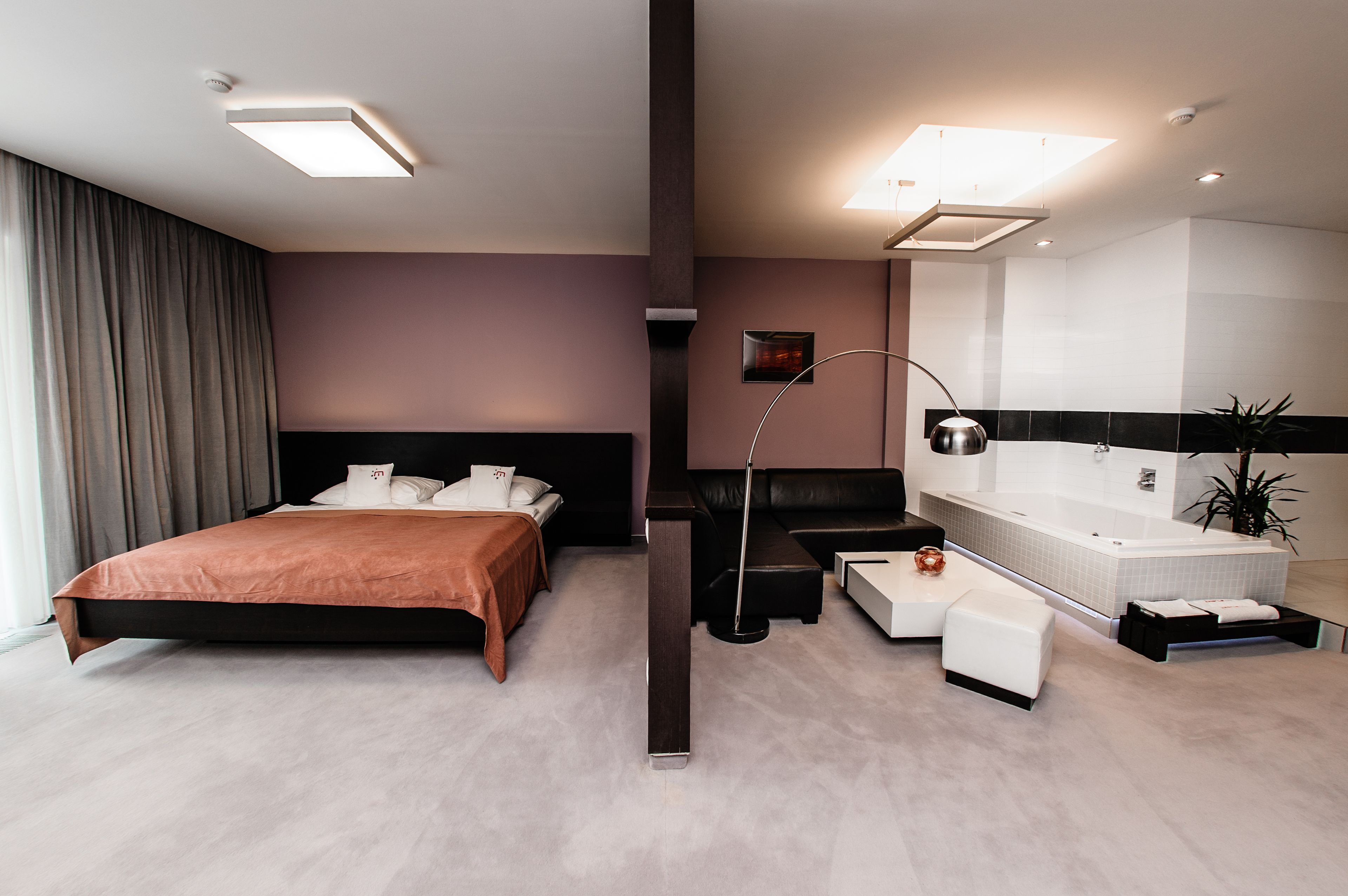 deluxe apartment, 1 king bed | room amenity