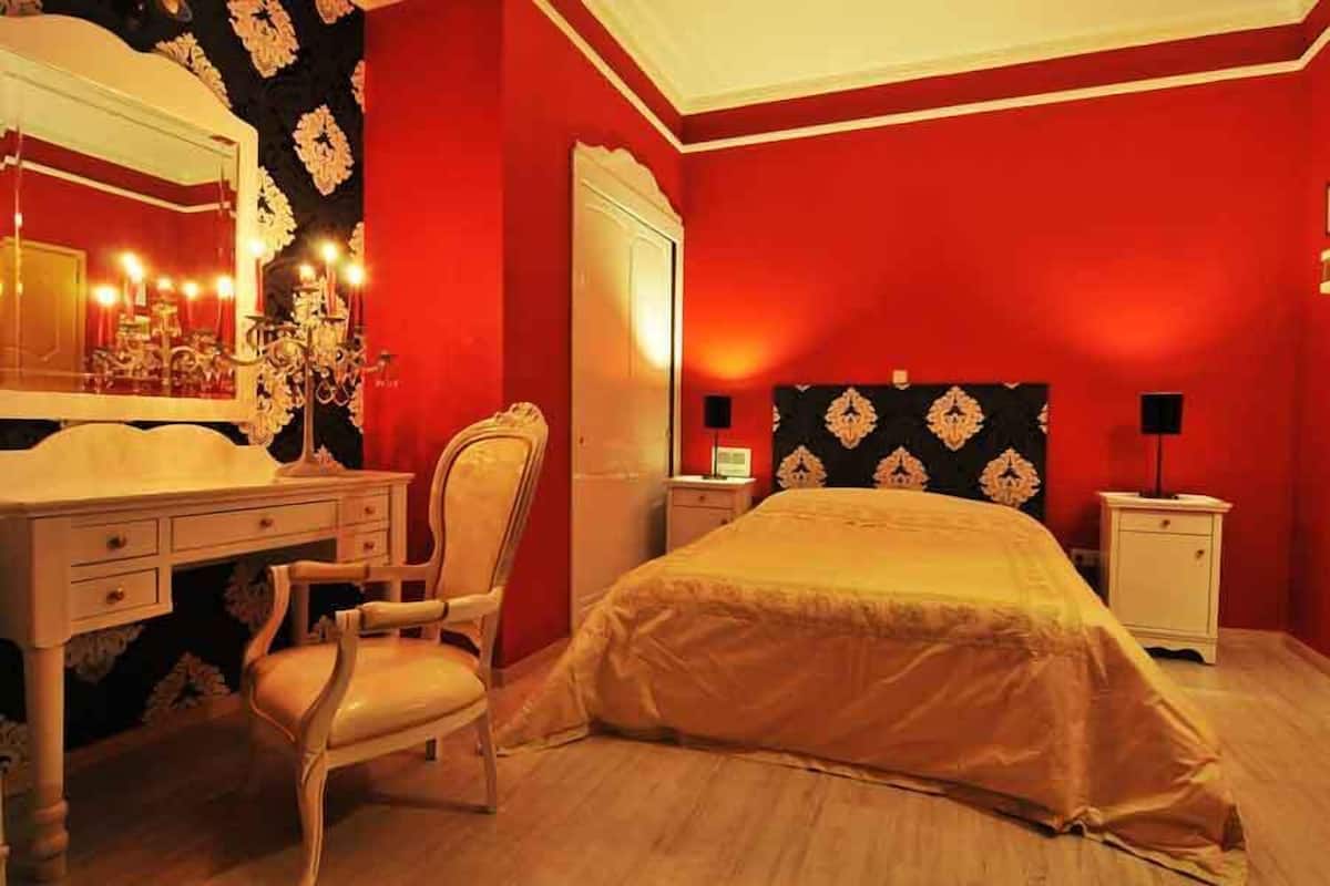 Een kluis op de kamer, gratis babybedden, gratis wifi, beddengoed