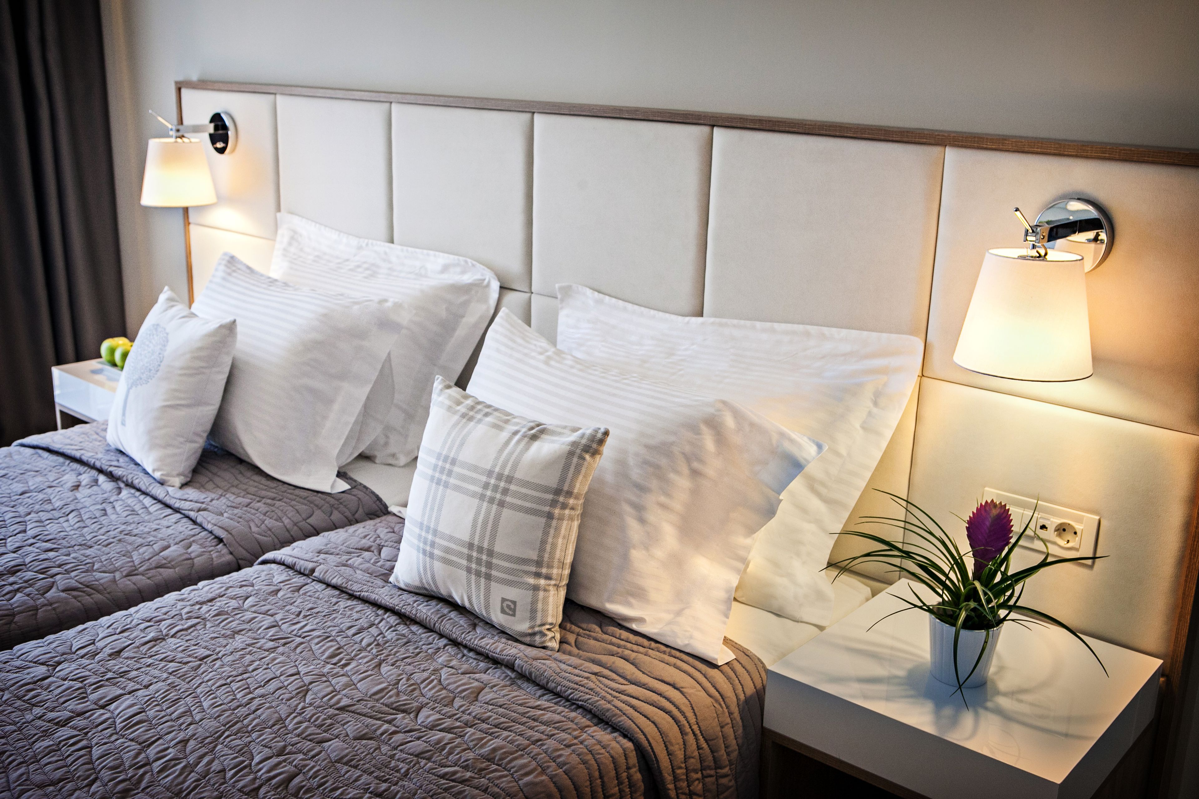 triple room | in-room safe, desk, laptop workspace, soundproofing