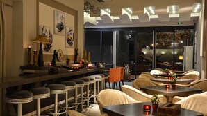 酒吧（店内）