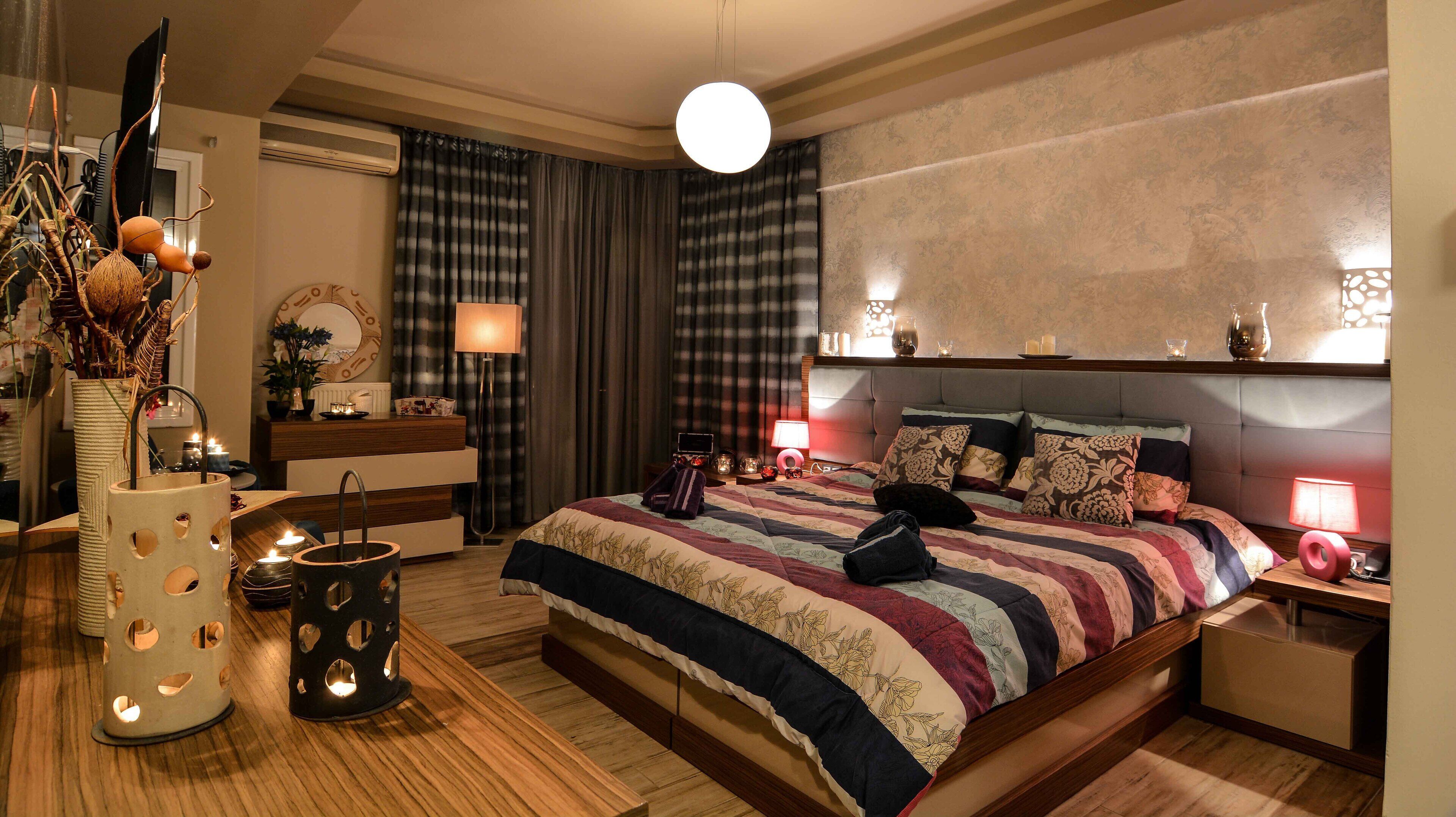 Peralatan tempat tidur premium, bar mini, peti besi dalam bilik 